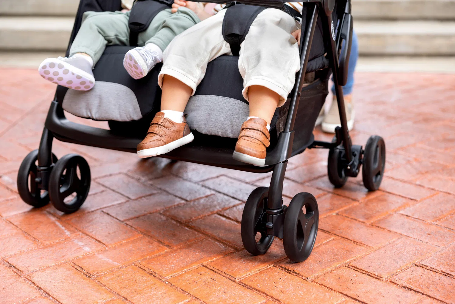 картинка Sibling car duorider steeple Graco, серо-черный от магазина Одежда+
