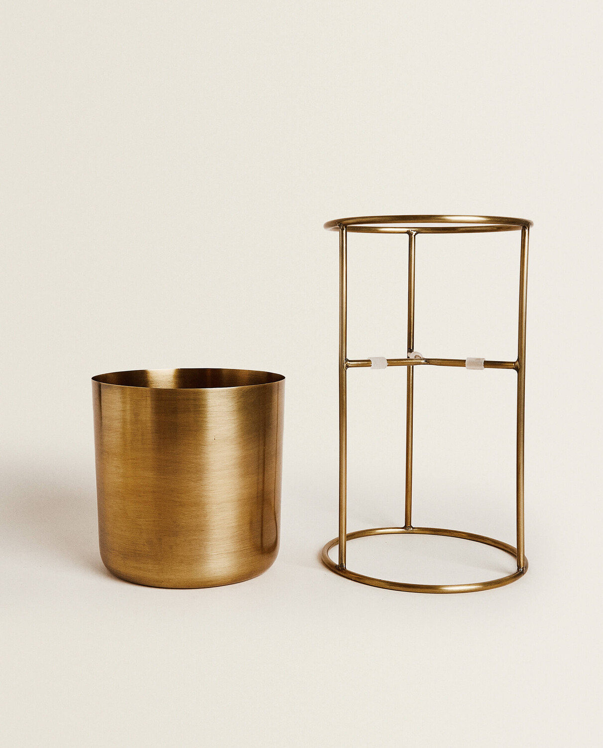 картинка Кашпо Zara Home Gold от магазина Одежда+