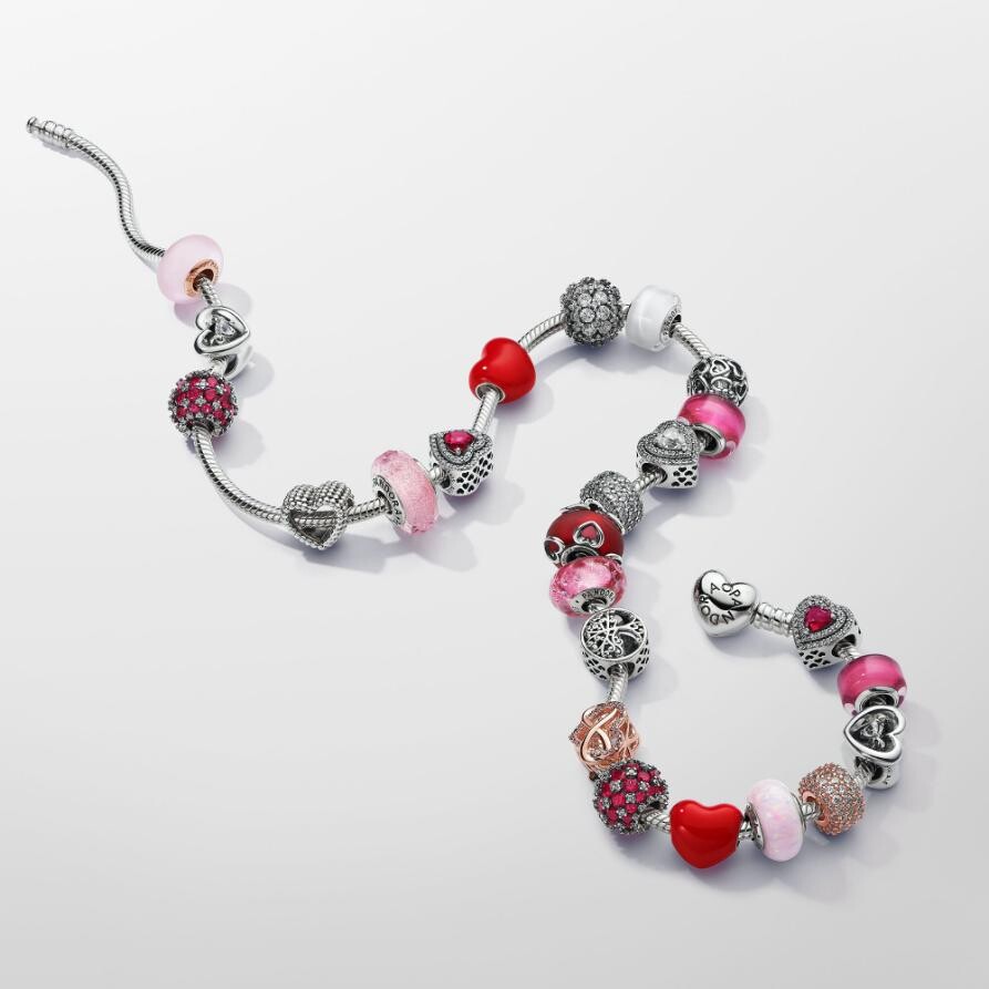 картинка Ожерелье Pandora Moments Heart Clasp Snake Chain, стерлинговое серебро от магазина Одежда+