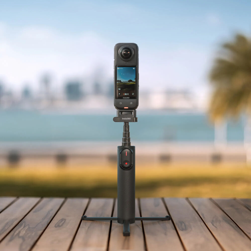 картинка Insta360 Foldable 2-in-1 Selfie Stick with Remote Control от магазина Одежда+