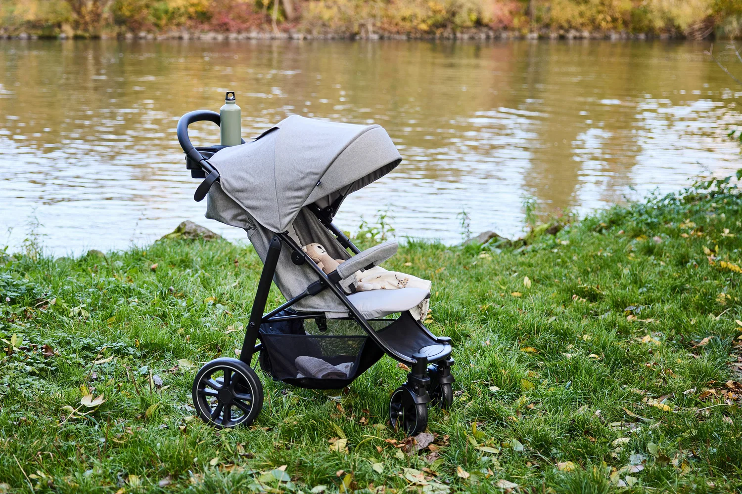 картинка Прогулочная коляска buggy eezefold dlx lunar Graco, серый от магазина Одежда+