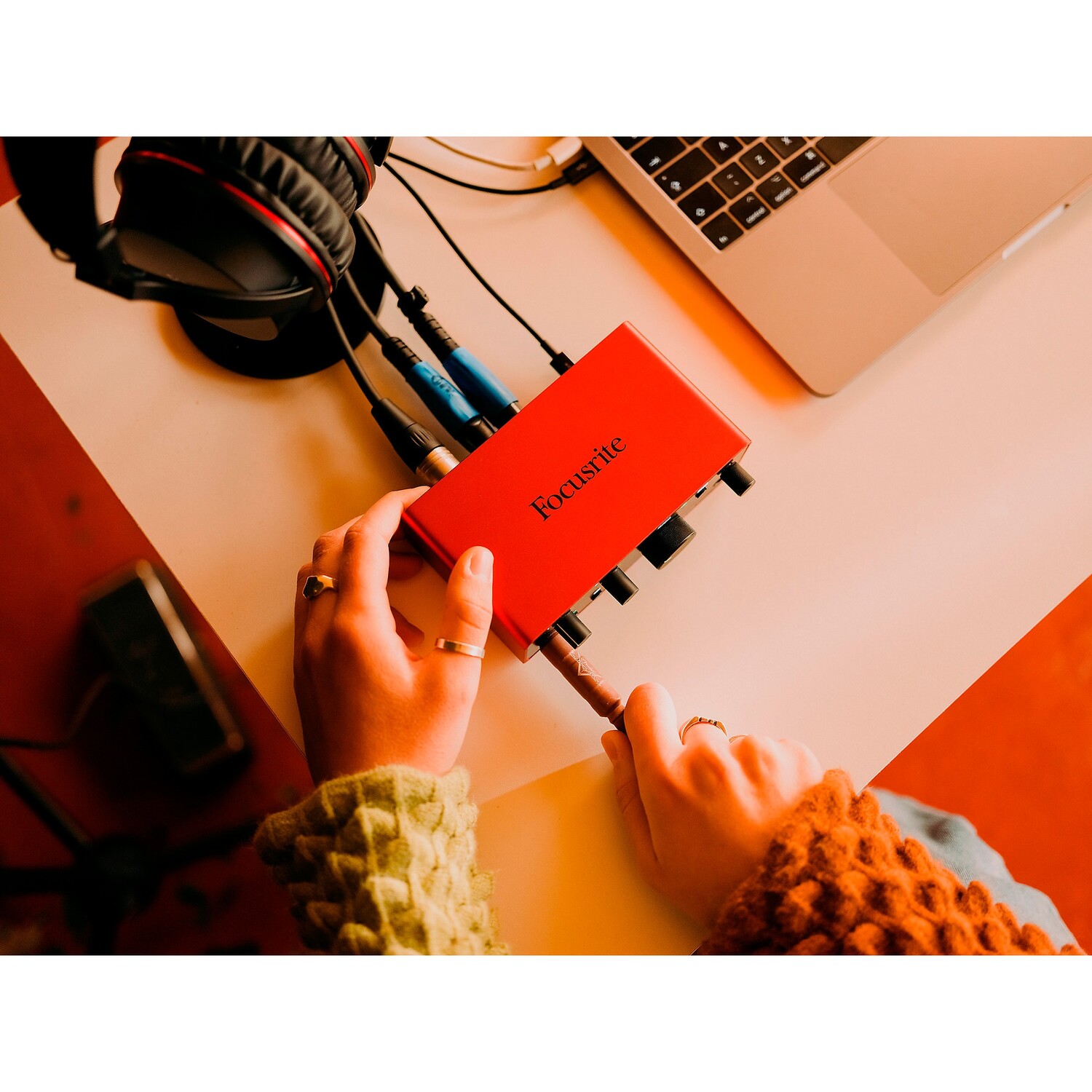 картинка Аудиоинтерфейс Focusrite Scarlett Solo USB-C (4-е поколение) от магазина Одежда+