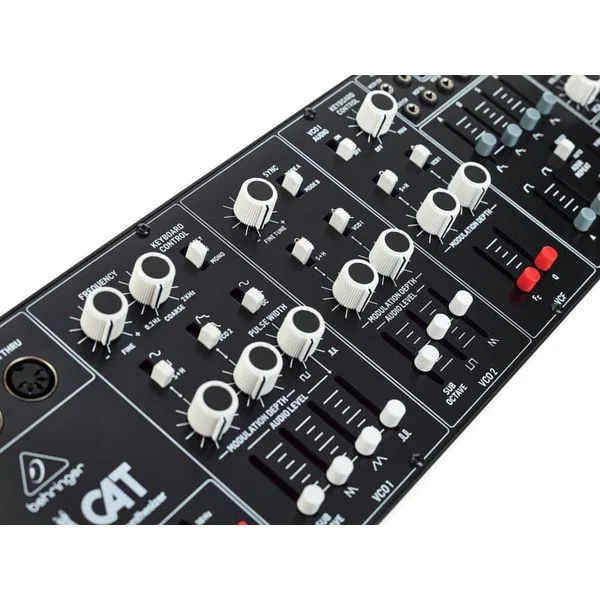 картинка Синтезатор Behringer CAT, black от магазина Одежда+