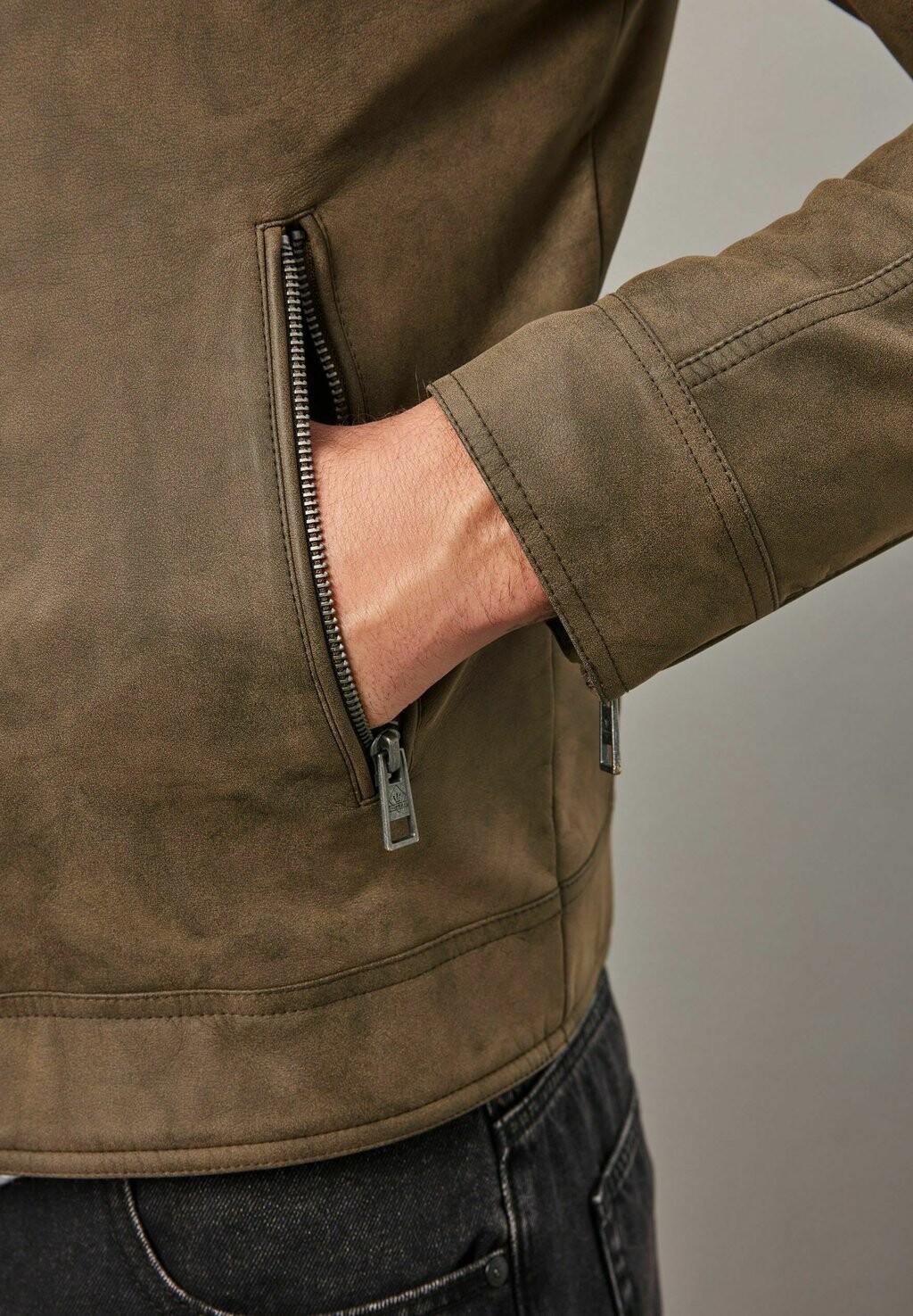 картинка Куртка из искусственной кожи REGULAR FIT Next, цвет brown от магазина Одежда+