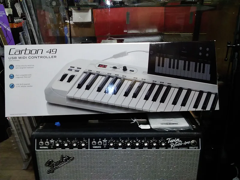 картинка USB MIDI контроллер Samson Carbon 49 2022 от магазина Одежда+