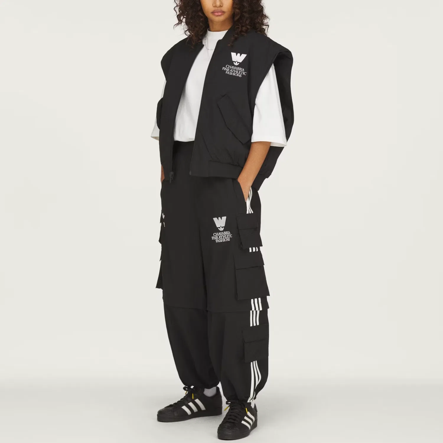 картинка Жилет Adidas Originals x Willy Chavarria DOWN, черный от магазина Одежда+