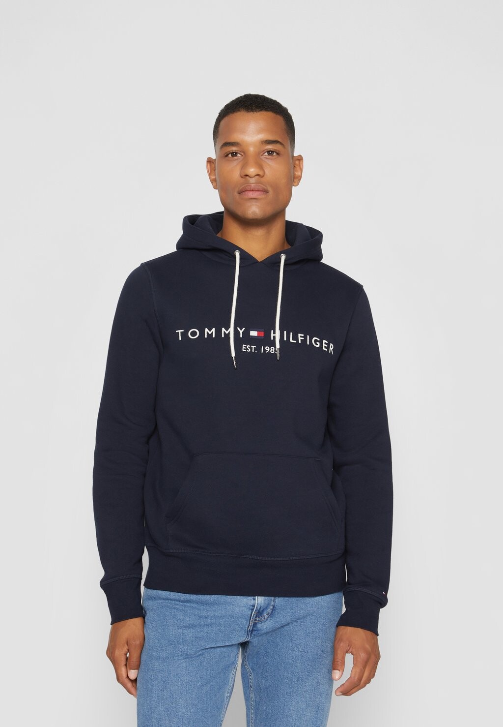 картинка Худи Tommy Hilfiger синего цвета от магазина Одежда+