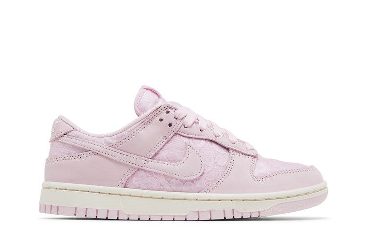 картинка Кроссовки Nike Dunk Low Regal Pink от магазина Одежда+
