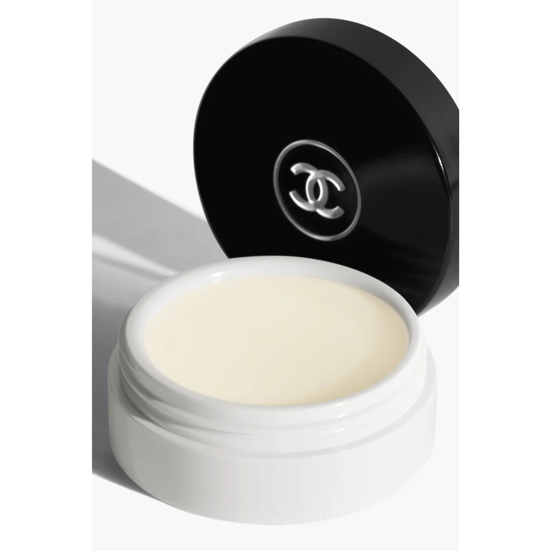 картинка Питательный бальзам для губ Chanel Hydra Beauty Nutrition от магазина Одежда+