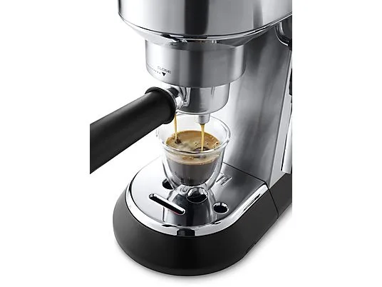 картинка Кофеварка рожковая DeLonghi Dedica Style EC685.M, серебристый от магазина Одежда+