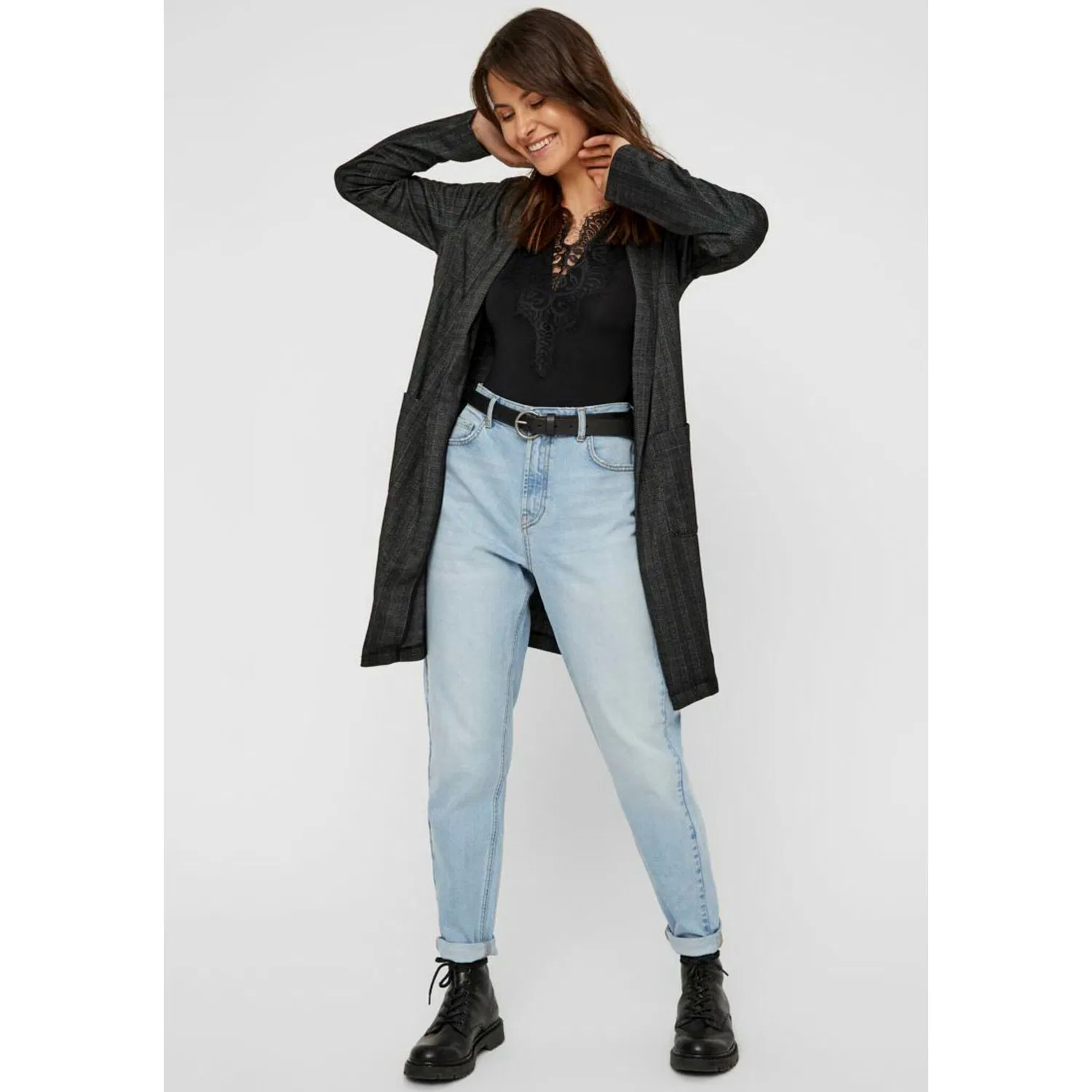 картинка Женское боди с V-образным вырезом и кружевом pieces, Black от магазина Одежда+