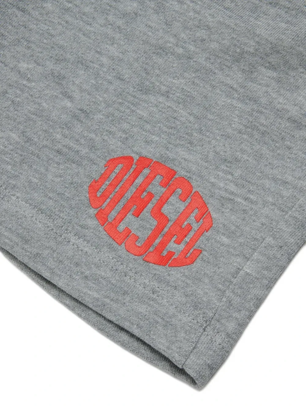 картинка Спортивные шорты с графичным принтом Diesel Kids, серый от магазина Одежда+