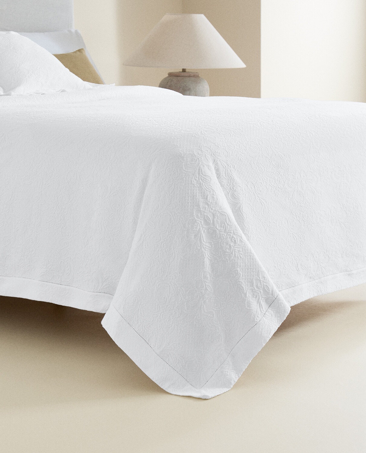 картинка Жаккардовое покрывало Zara Home, белый от магазина Одежда+
