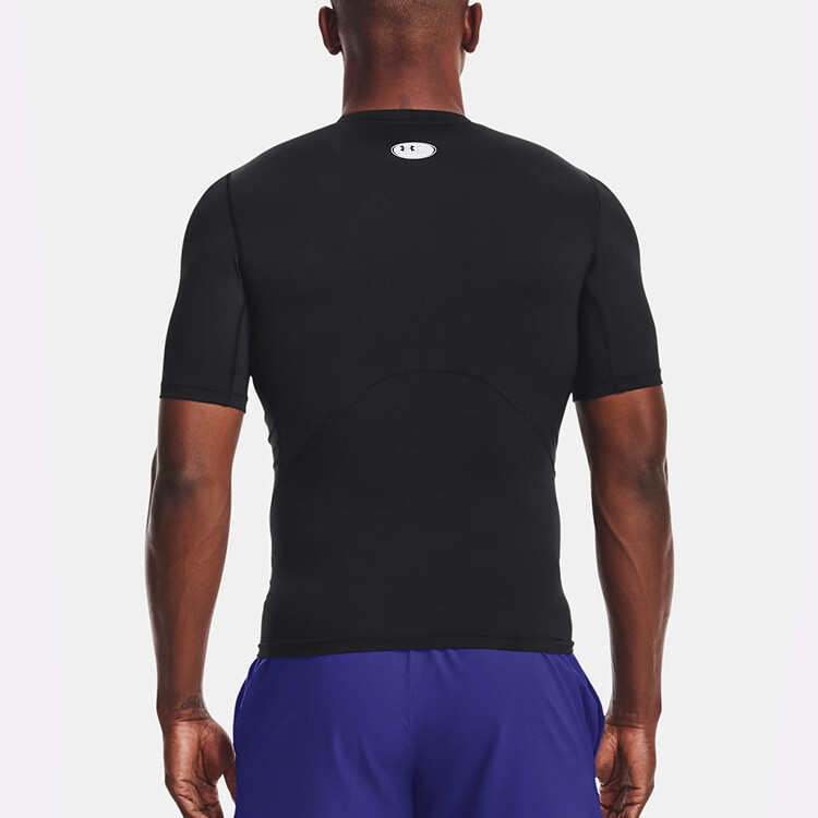 картинка Футболка Under Armour HeatGear, черный от магазина Одежда+