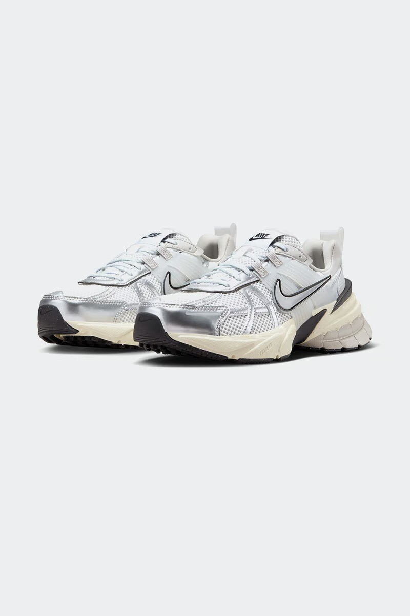 картинка Кроссовки Nike V2K Run, серебристый от магазина Одежда+