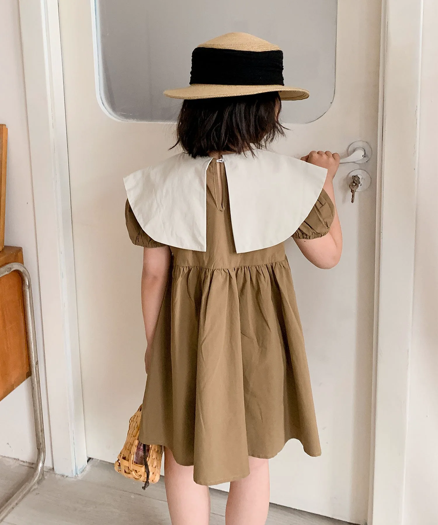 картинка Платье с большим воротником Aimoha Kids, coffee от магазина Одежда+