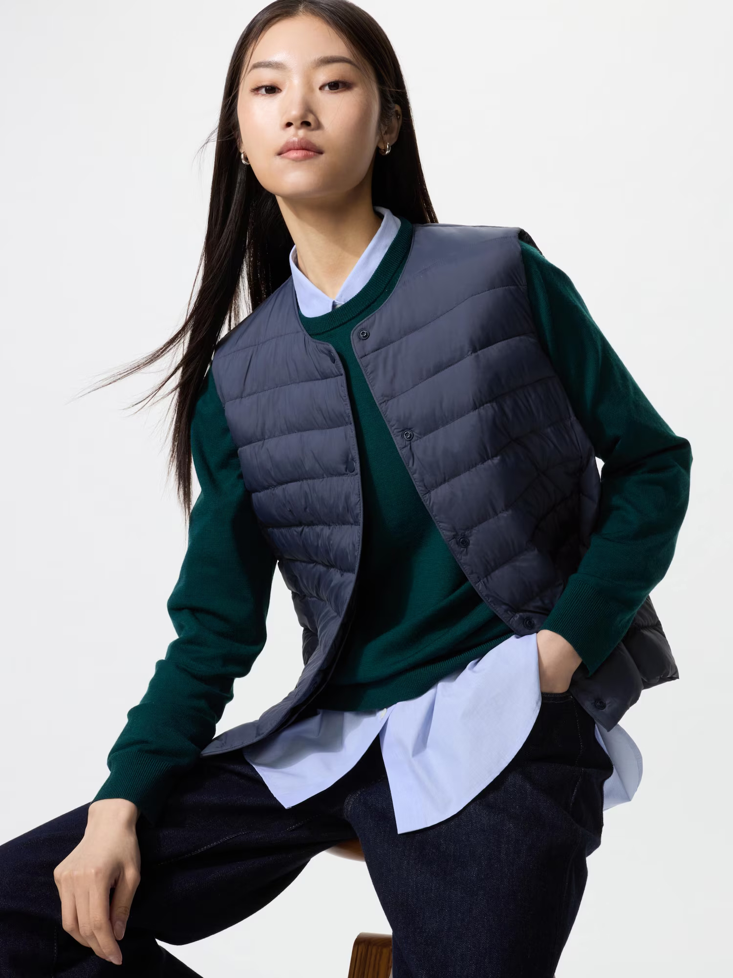 картинка Компактный утеплённый жилет Uniqlo Puffertech, тёмно-синий от магазина Одежда+