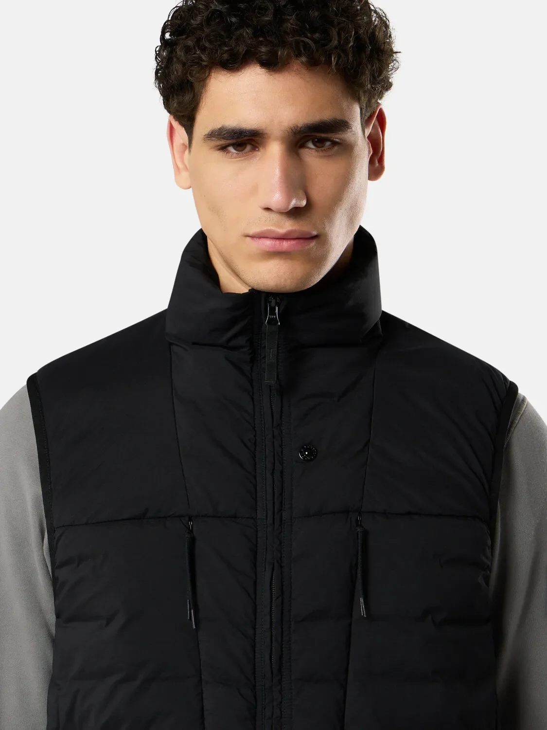 картинка Стеганая жилетка Stone Island, черный от магазина Одежда+