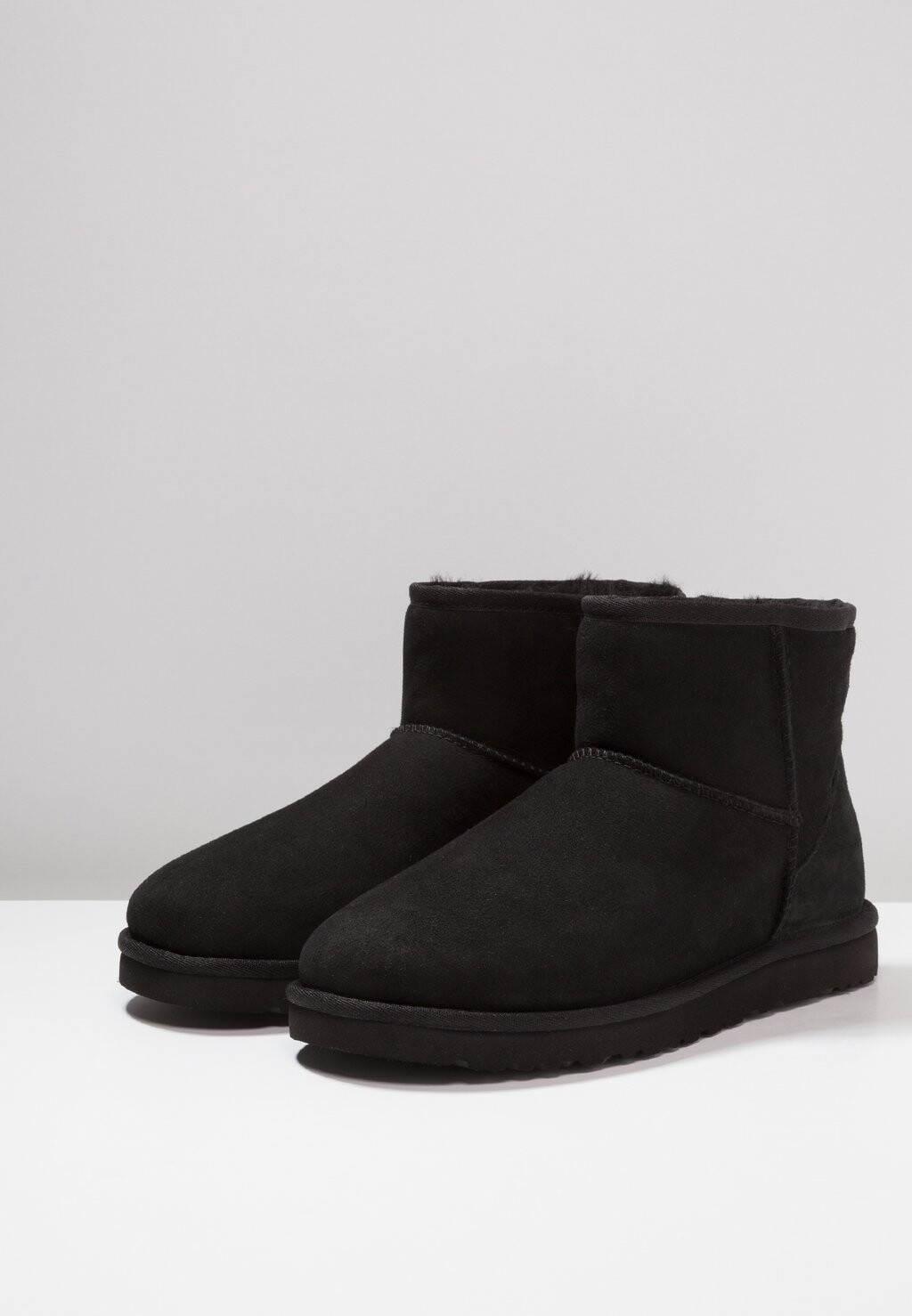картинка Угги мужские UGG короткие, черный от магазина Одежда+