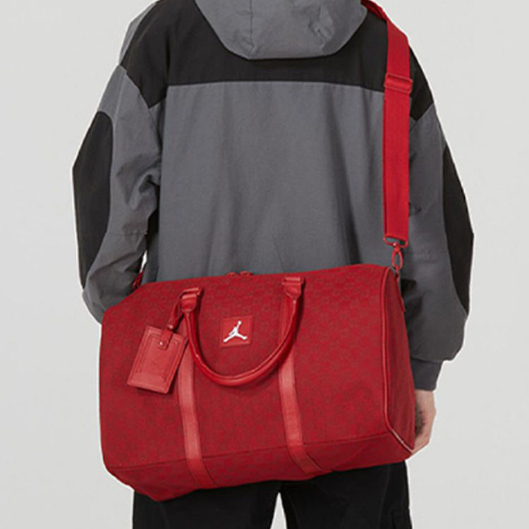 картинка Спортивная сумка Air Jordan Monogram, красный от магазина Одежда+