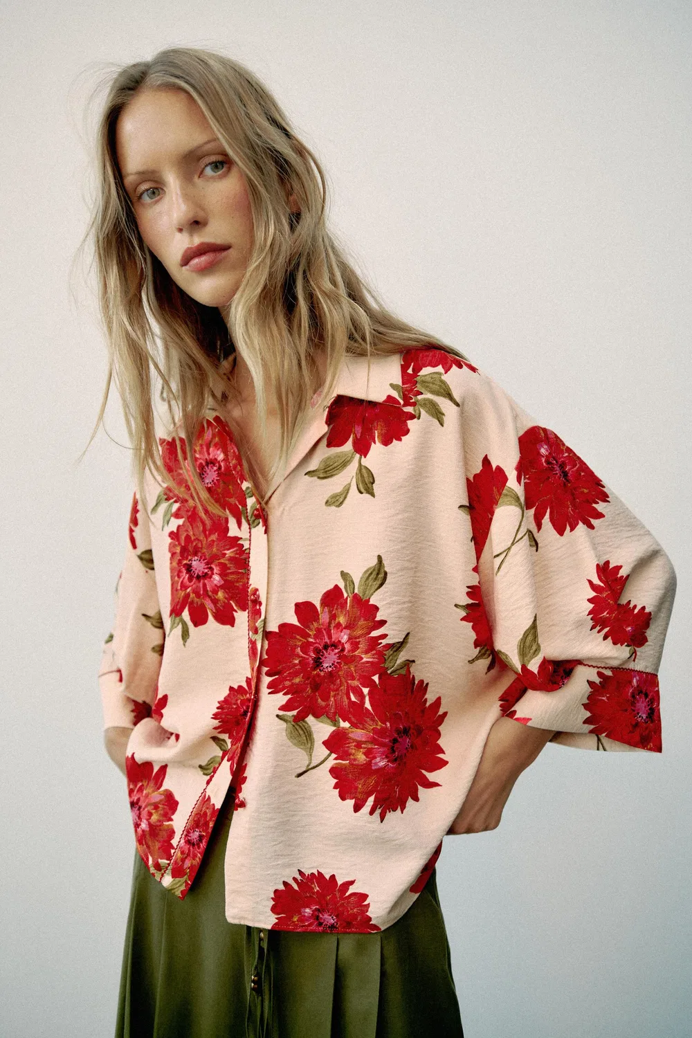 картинка Рубашка с цветочным принтом ZARA, Ecru/Red от магазина Одежда+