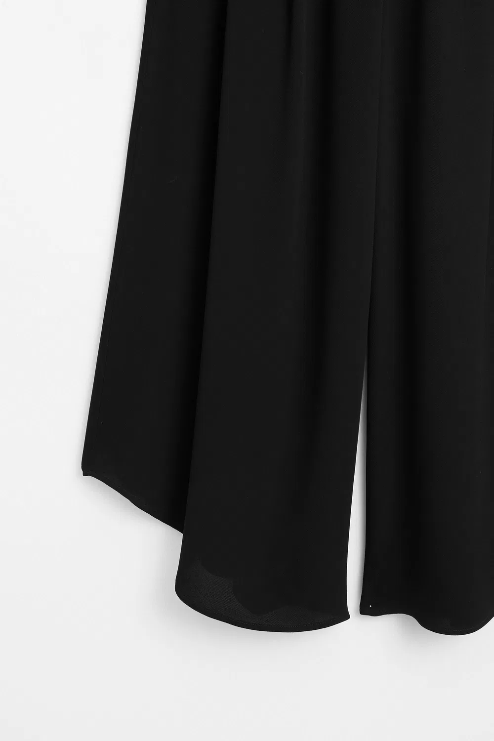 картинка Брюки Massimo Dutti Voluminous Wide-Leg Pleated, черный от магазина Одежда+