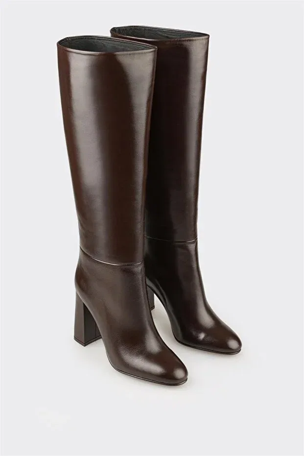 картинка Женские кожаные ботильоны на каблуке Elle Shoes, Brown от магазина Одежда+