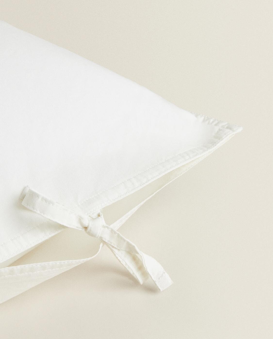 картинка Детская наволочка Zara Home Plain, дымчато-белый от магазина Одежда+