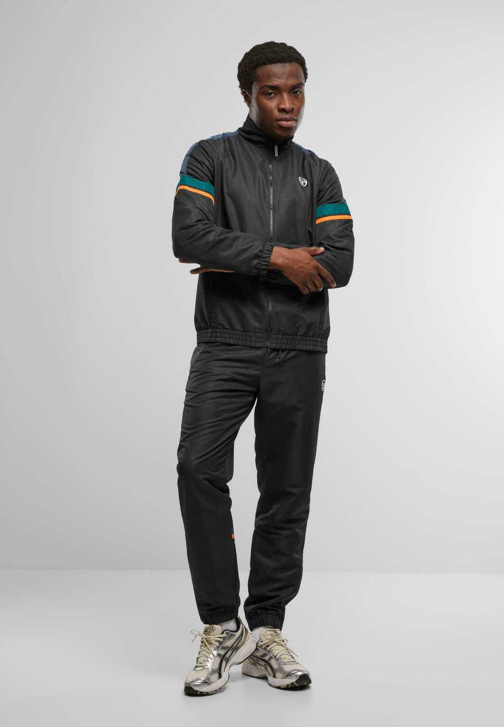 картинка Спортивный костюм CRYO 025 SET Sergio Tacchini, металлик черный от магазина Одежда+