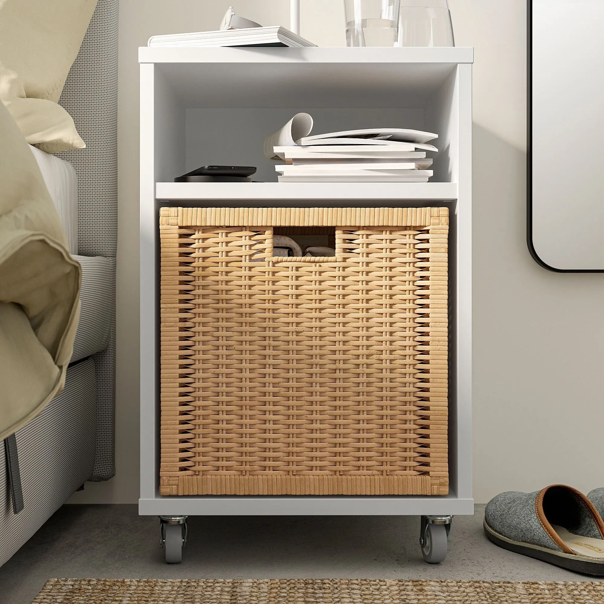 картинка Прикроватная тумба IKEA VIHALS, 37x37x58 см, белый от магазина Одежда+