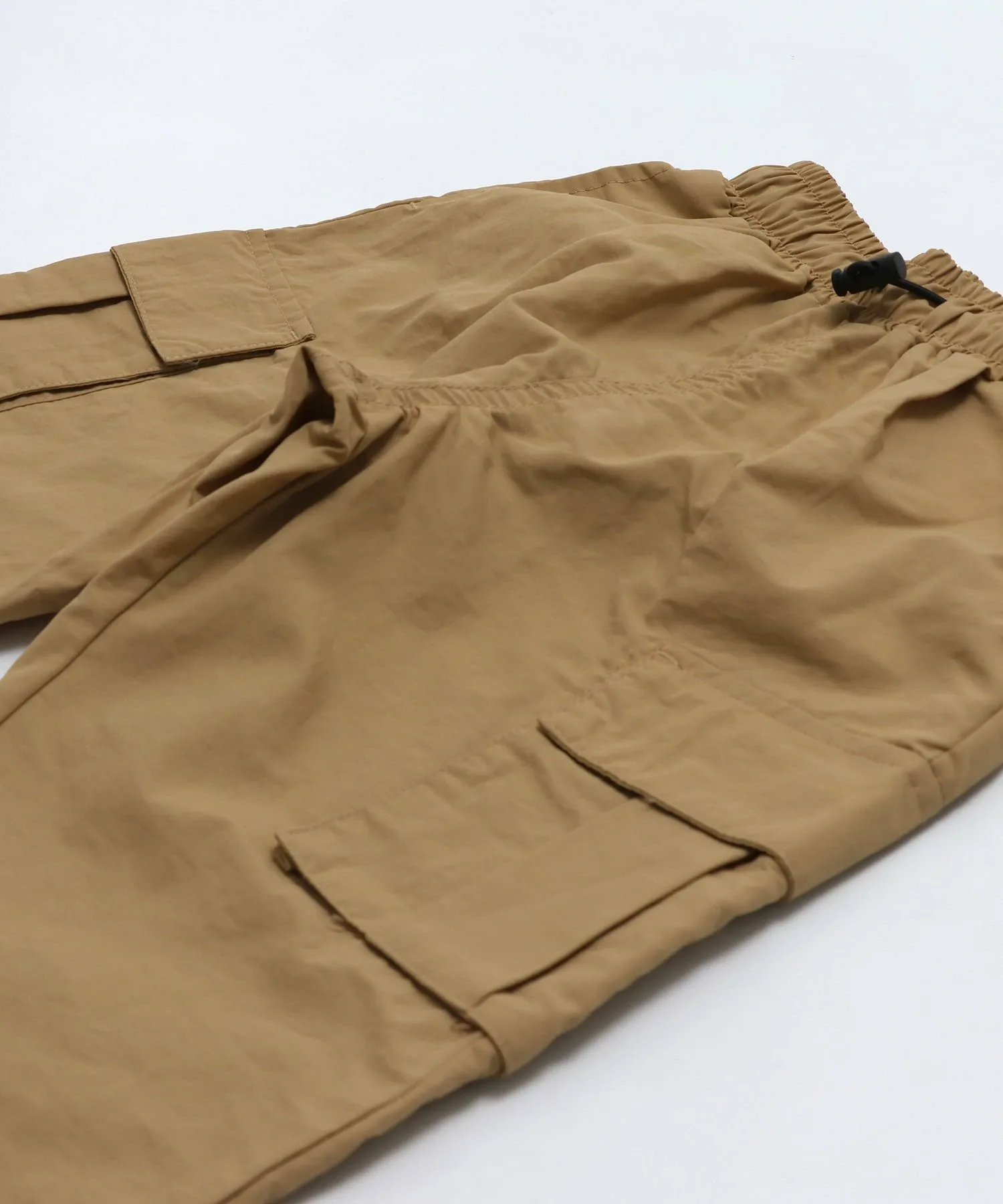 картинка Нейлоновые широкие брюки-карго Chil2, beige от магазина Одежда+