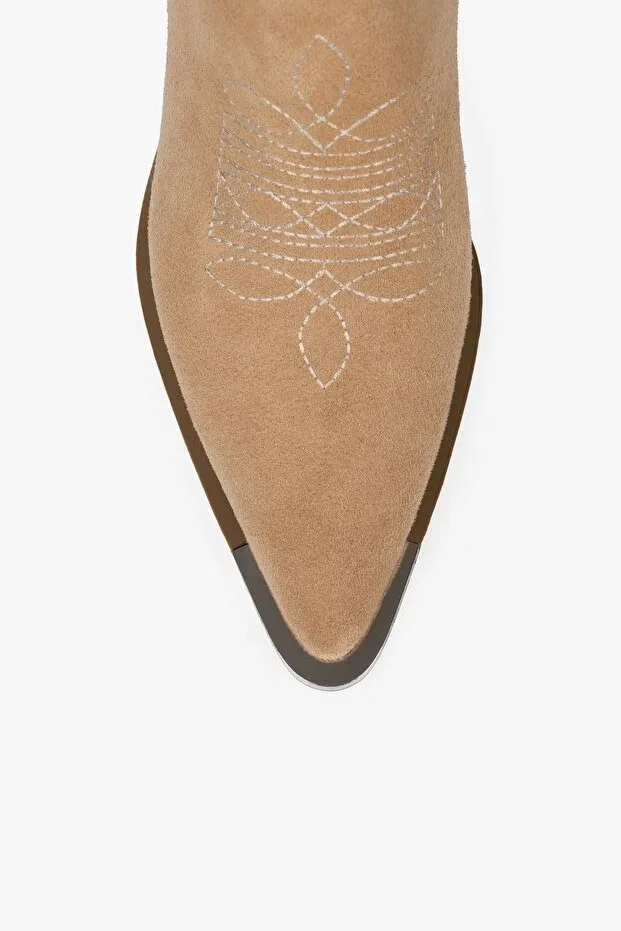 картинка Женские ботильоны с блок-каблуком Shoeberry, Camel от магазина Одежда+