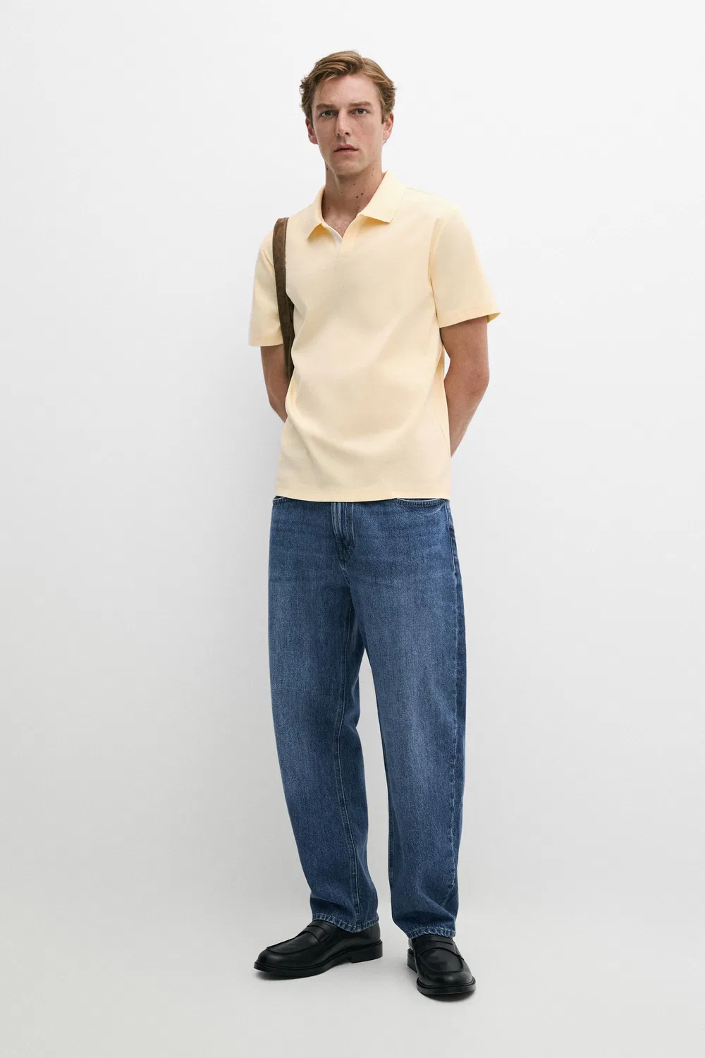 картинка Поло Massimo Dutti Short Sleeve V-neck Shirt, желтый от магазина Одежда+