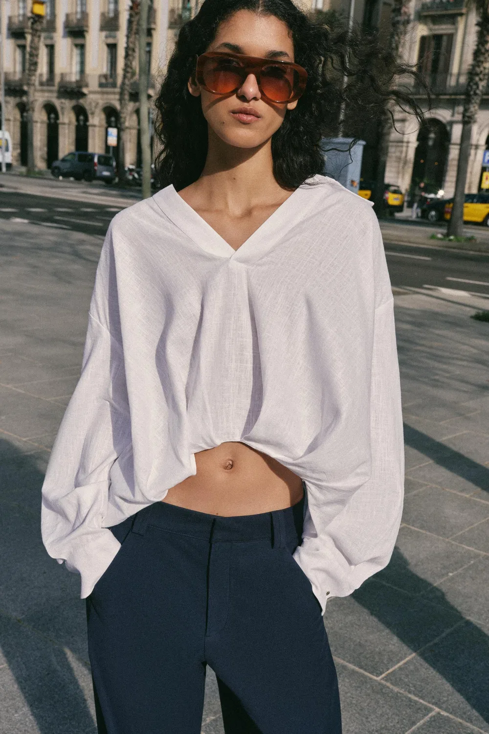 картинка Рубашка из льняной смеси с пышным низом. ZARA, White от магазина Одежда+