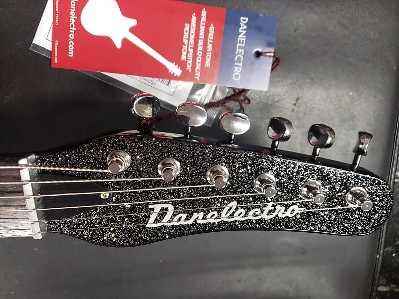 картинка Электрогитара Danelectro '56 Baritone от магазина Одежда+