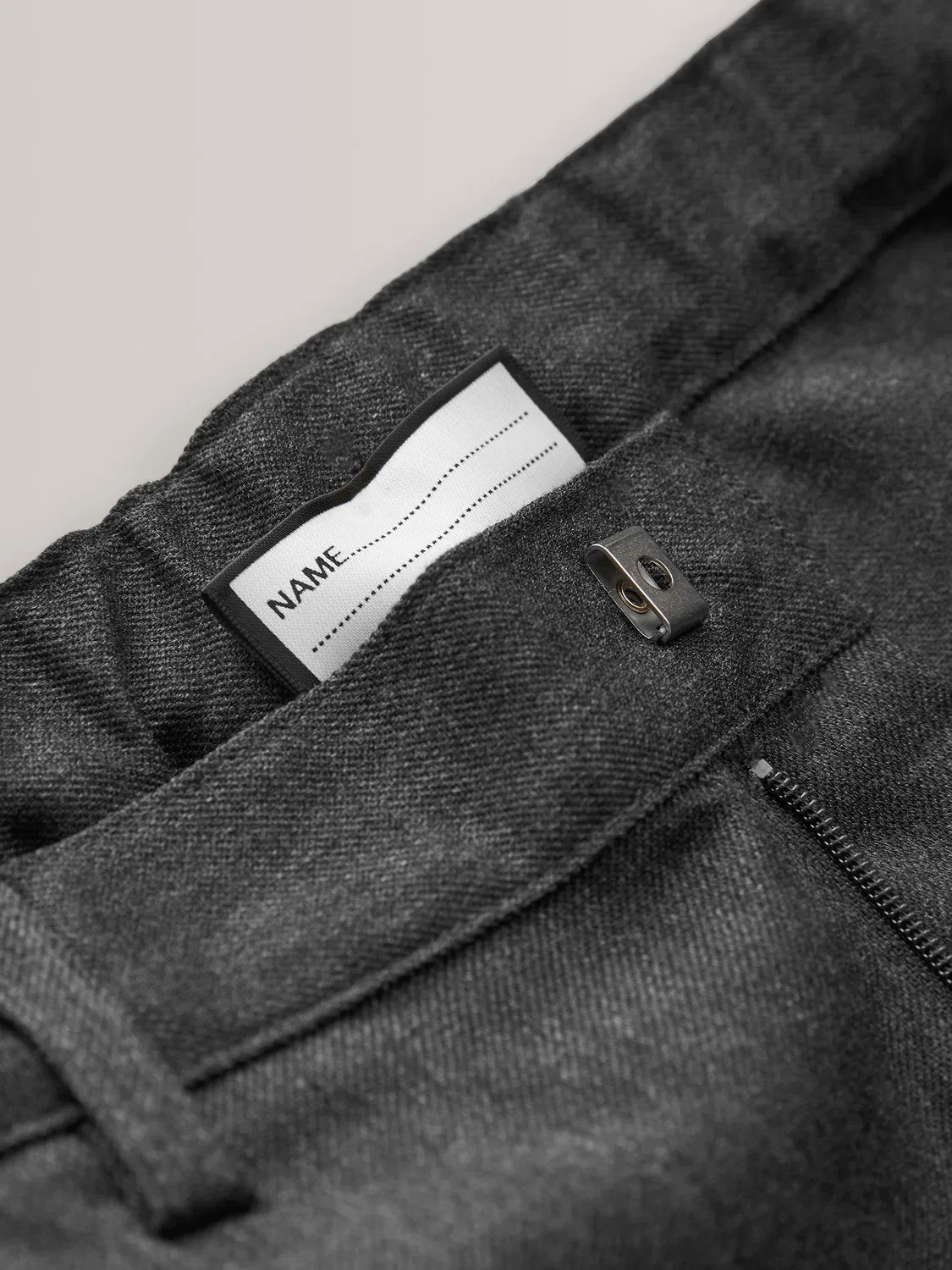 картинка Брюки прямые, регулируемая талия, Grey Next от магазина Одежда+