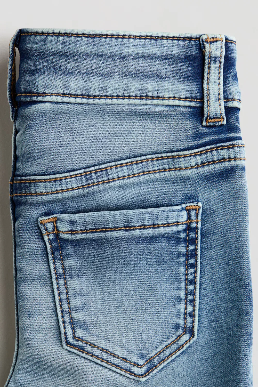 картинка Очень мягкие джинсы-клеш H&M, Denimblau от магазина Одежда+