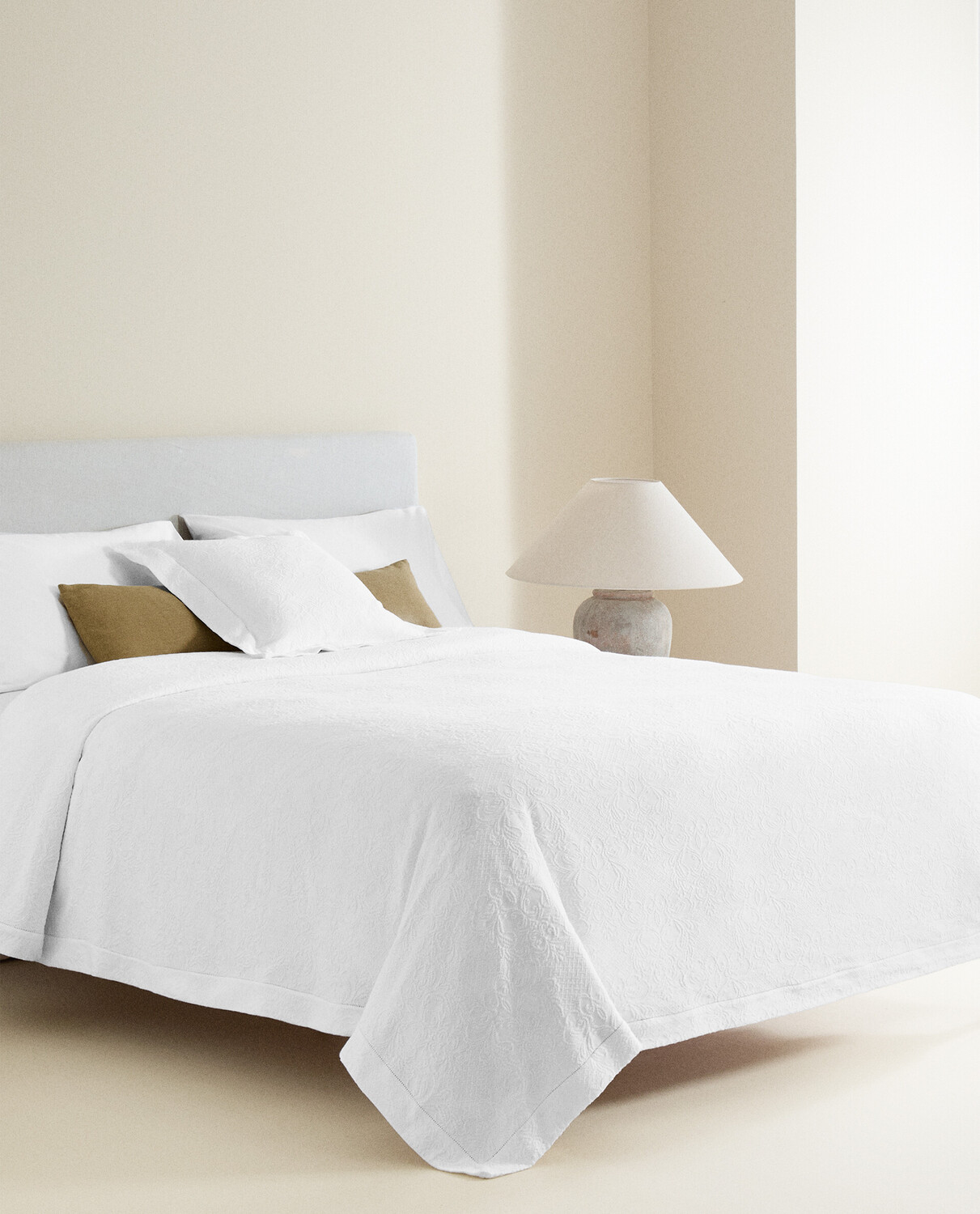 картинка Жаккардовое покрывало Zara Home, белый от магазина Одежда+