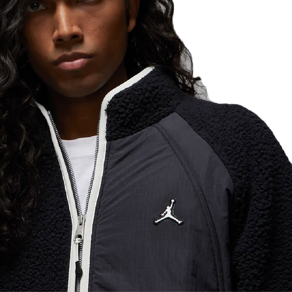 картинка Куртка Nike Jordan Essentials, черно-серый от магазина Одежда+
