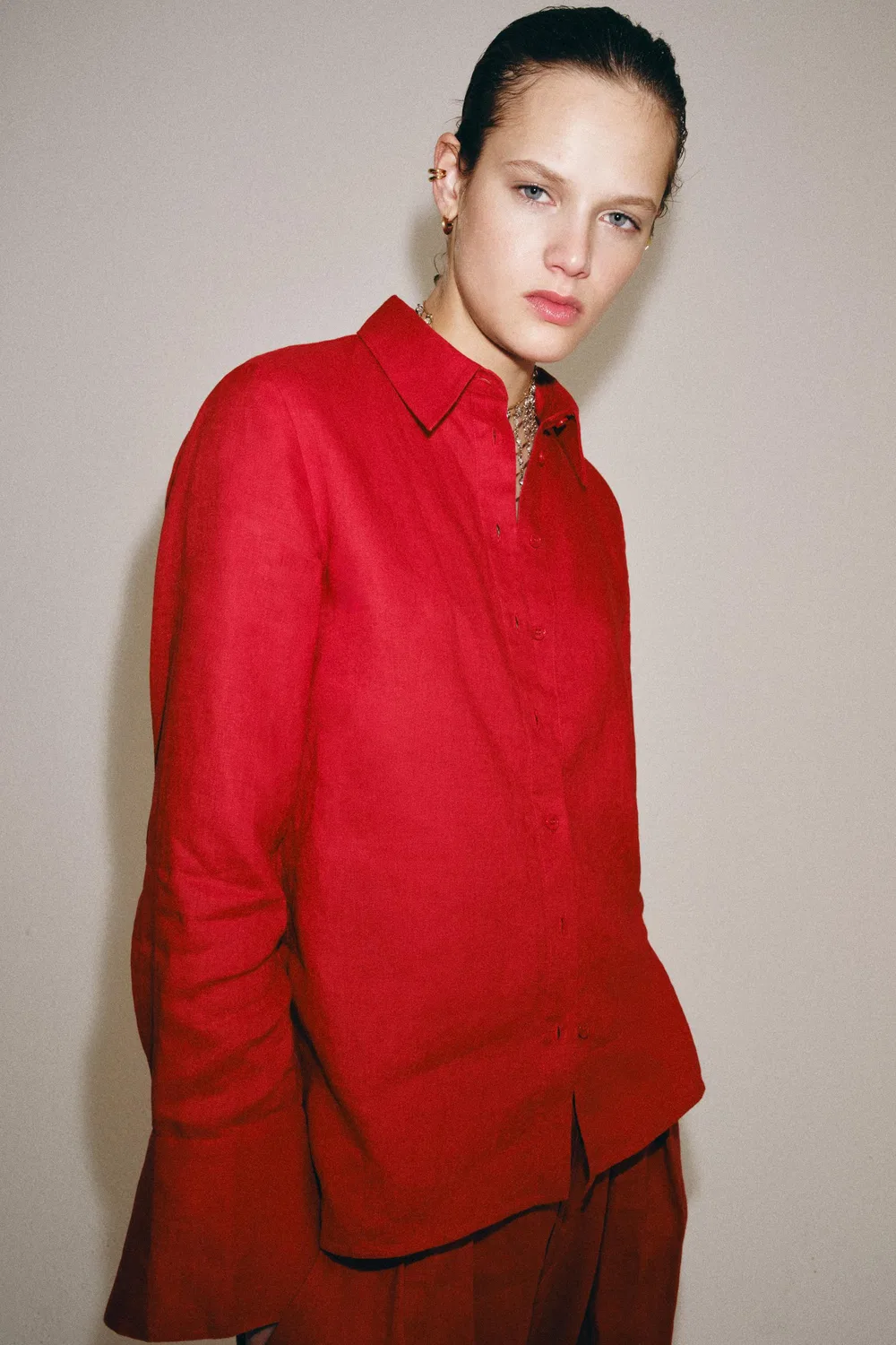 картинка Рубашка из 100% льна из коллекции ZW. ZARA, Red от магазина Одежда+