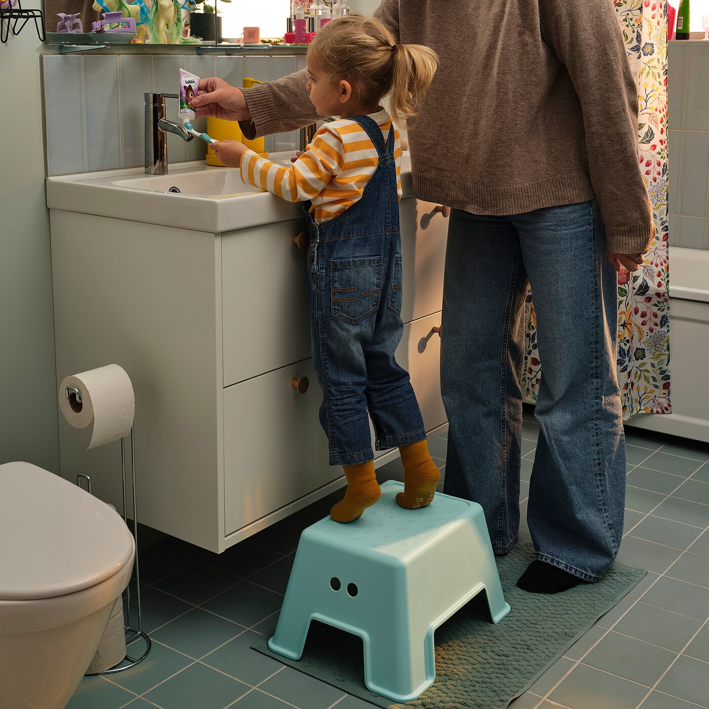картинка Табурет-стремянка IKEA, цвет light turquoise от магазина Одежда+