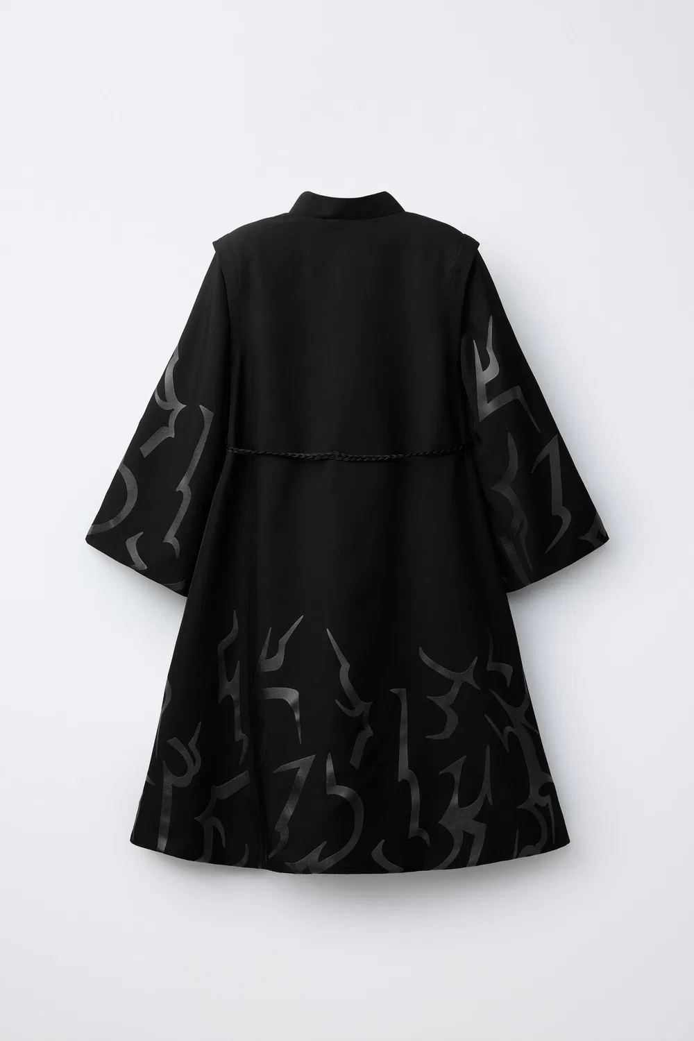 картинка KPOP Охотники на демонов NETFLIX Костюмированный плащ ZARA, Black от магазина Одежда+