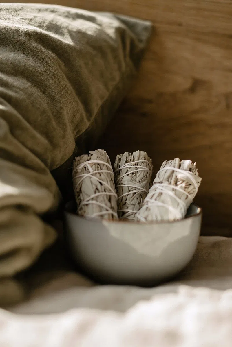 картинка Благовония белый шалфей 13 см Aromaholik, White Sage от магазина Одежда+