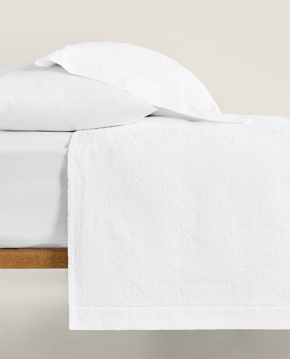 картинка Жаккардовое покрывало Zara Home, белый от магазина Одежда+