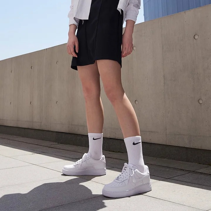картинка Кроссовки Nike Air Force 1 '07 (женские) белые от магазина Одежда+