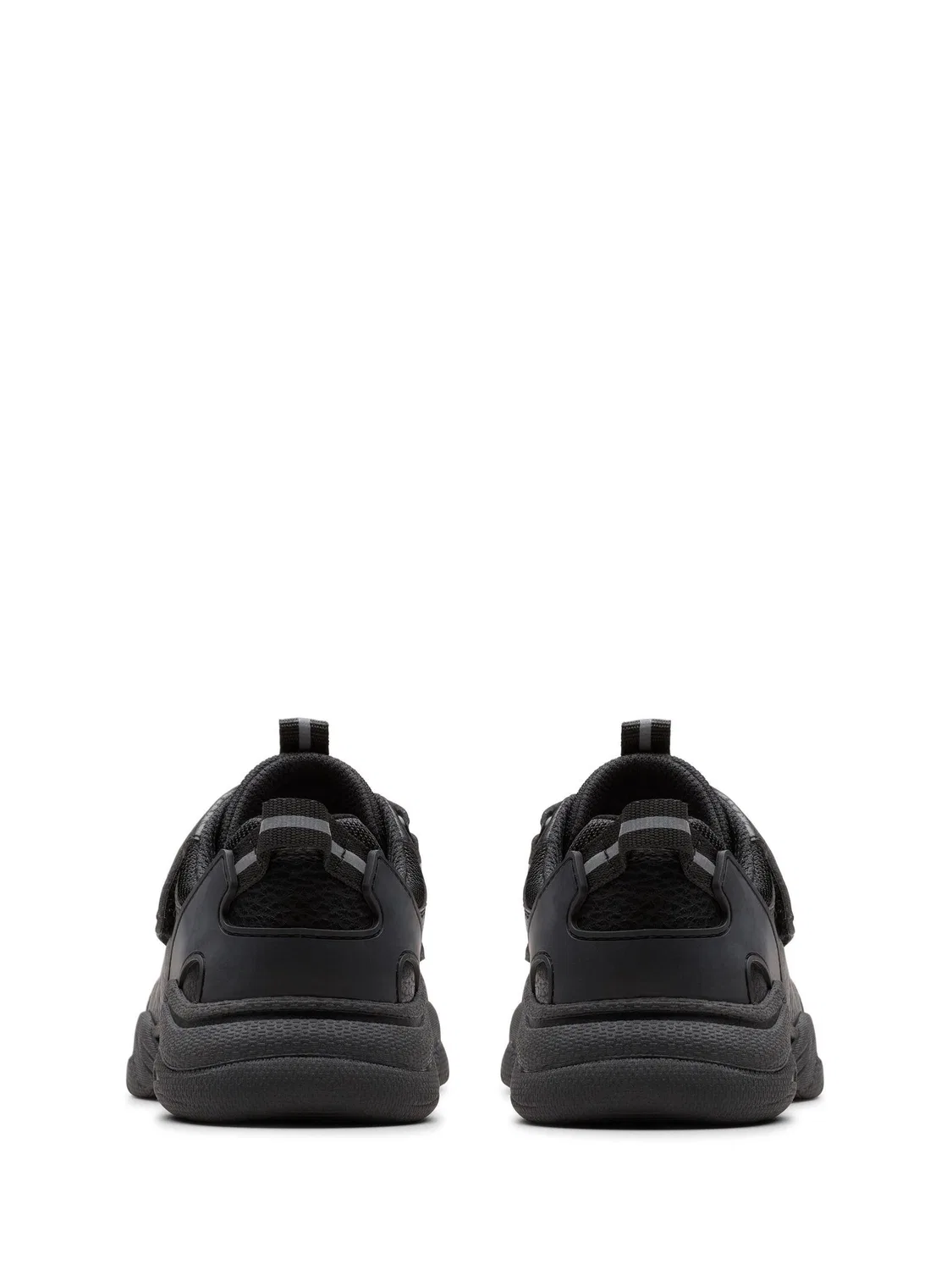 картинка Кроссовки детские Clarks Feather Shine K, черные от магазина Одежда+