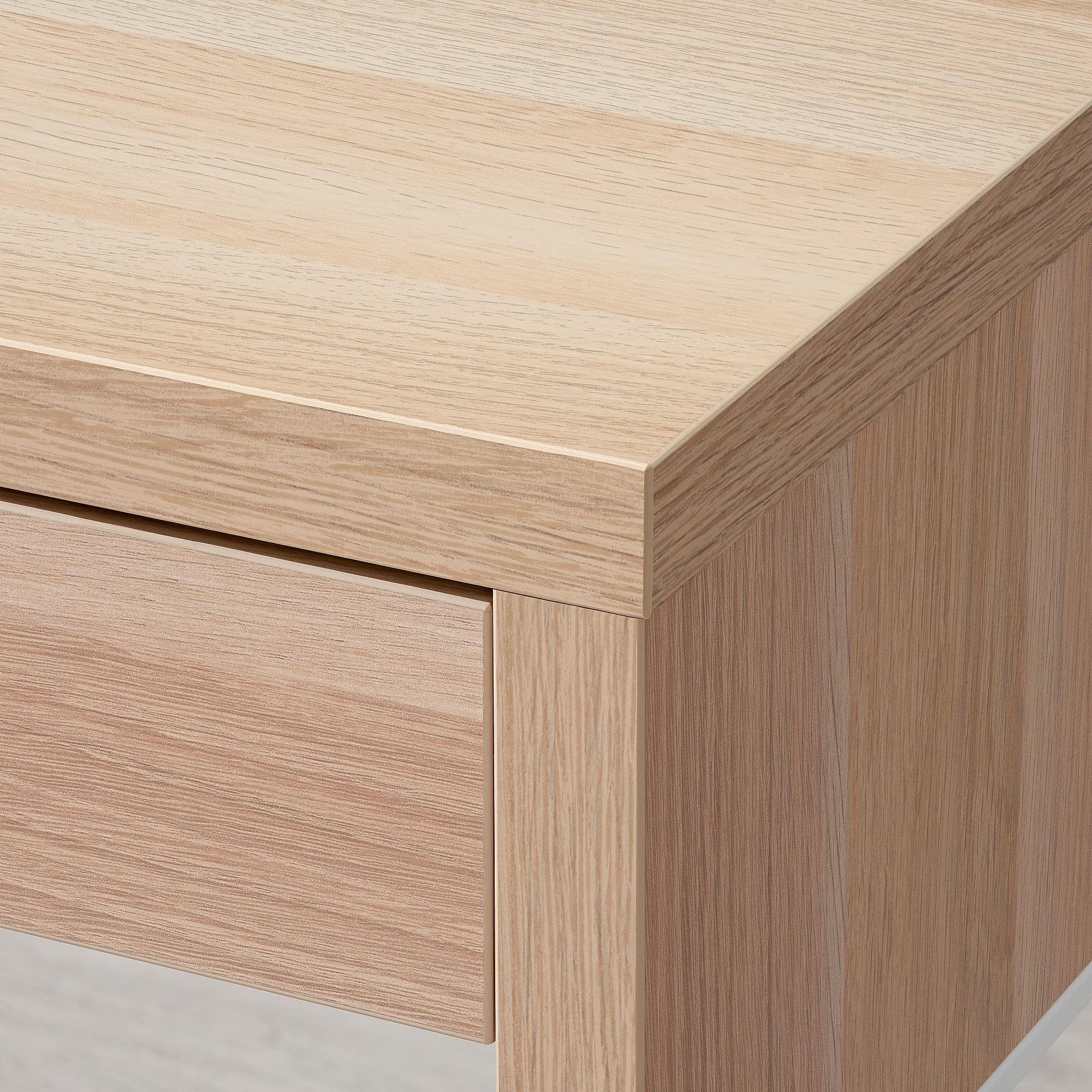 картинка Письменный стол IKEA MICKE, 105x50 см, беленый дуб от магазина Одежда+