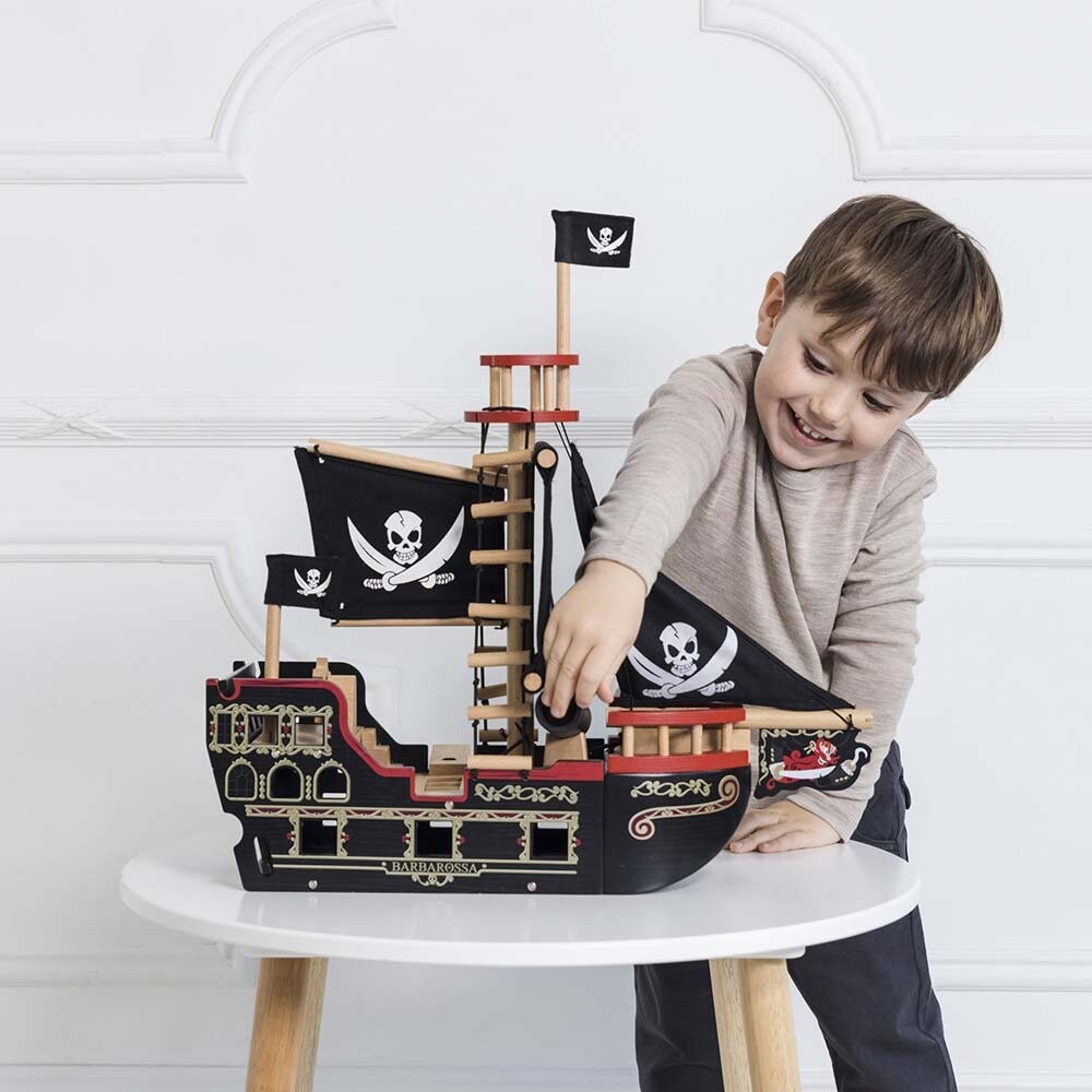 картинка Деревянный пиратский корабль Barbarossa Le Toy Van от магазина Одежда+