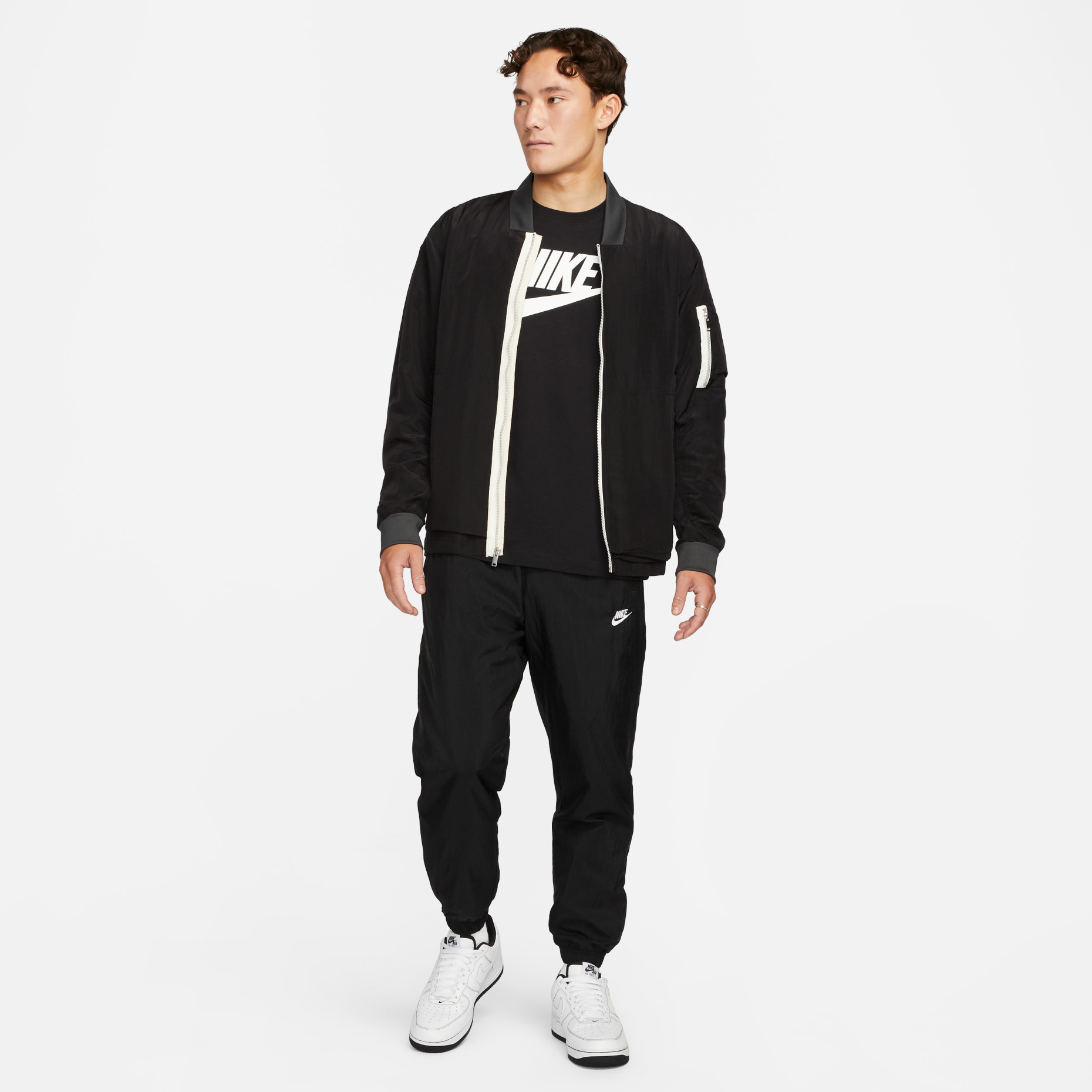 картинка Футболка Nike Sportswear Icon Futura, черный от магазина Одежда+