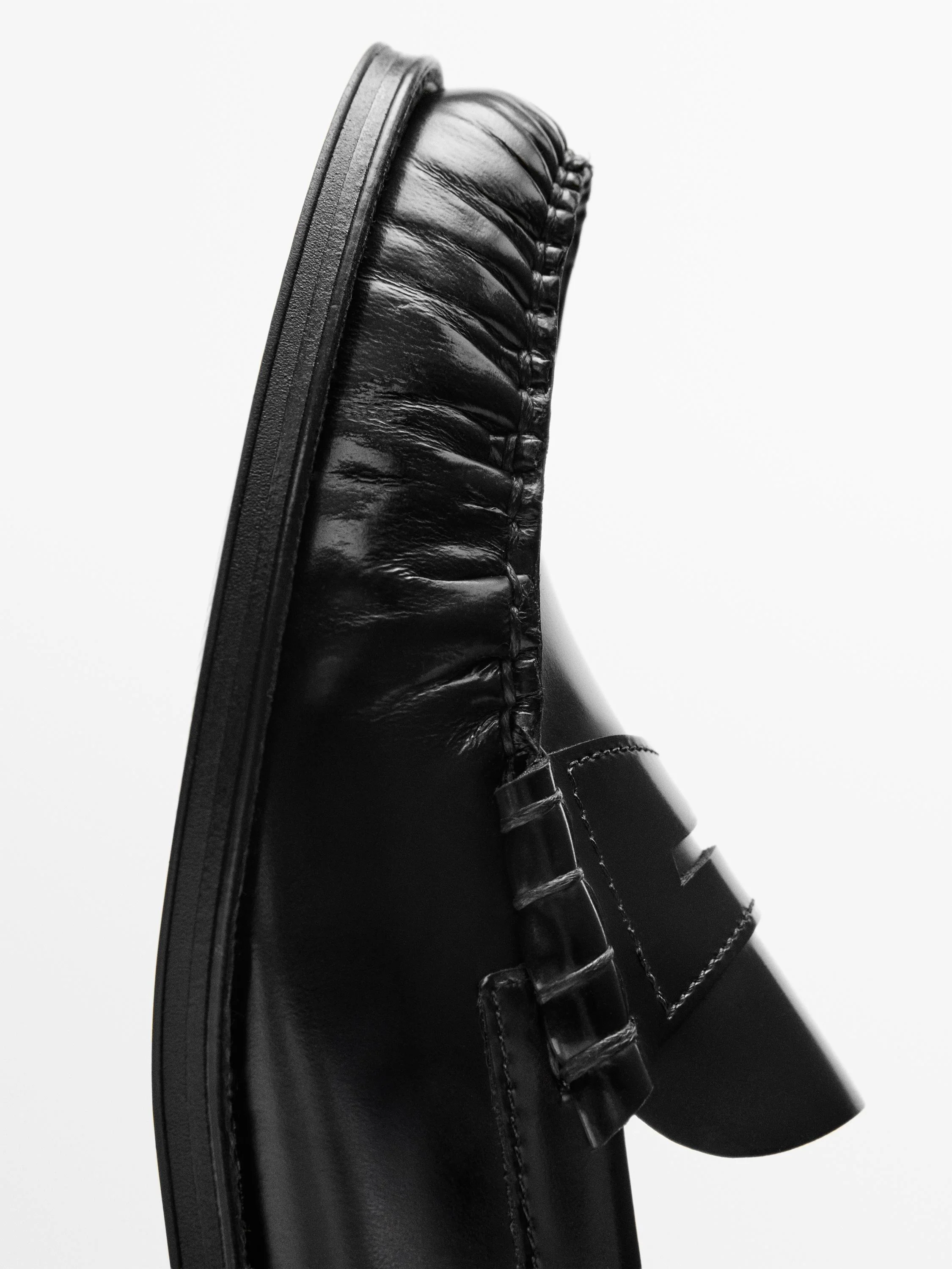 картинка Лоферы женские Massimo Dutti Soft Leather, черный от магазина Одежда+